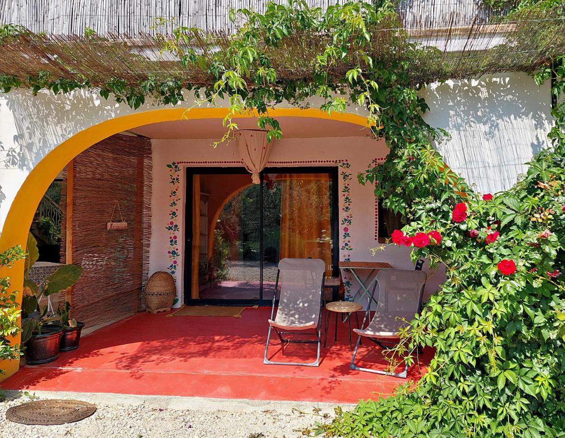 Hotel Domaine Colibri En Provence Pujaut Exterior foto